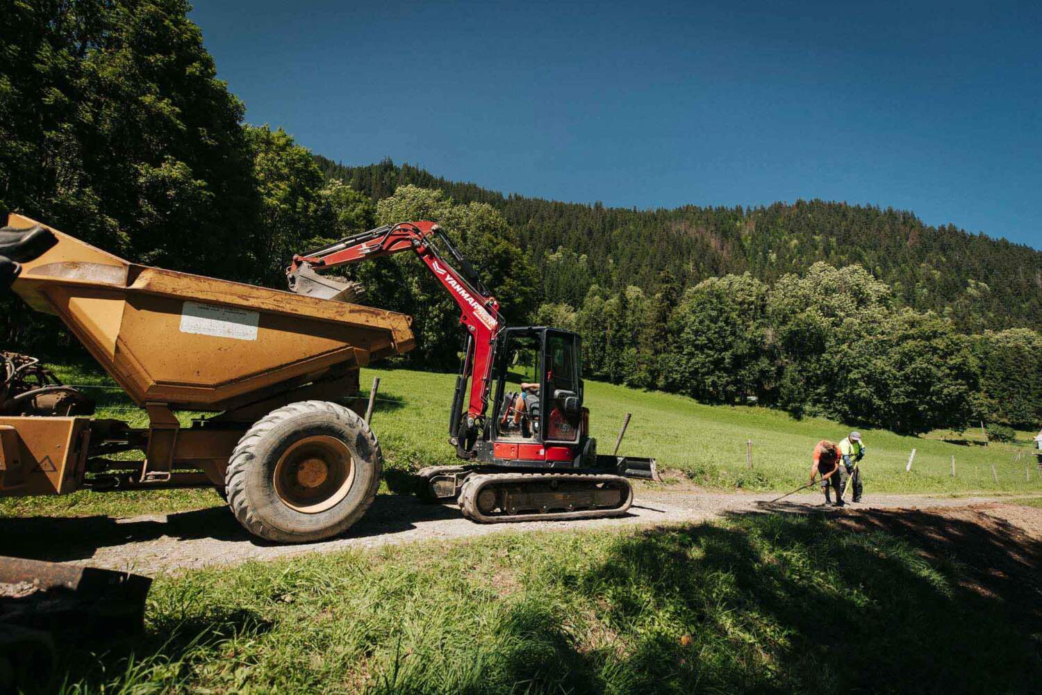 Photo d'un chantier de terrassement en montagne - MCM TP
