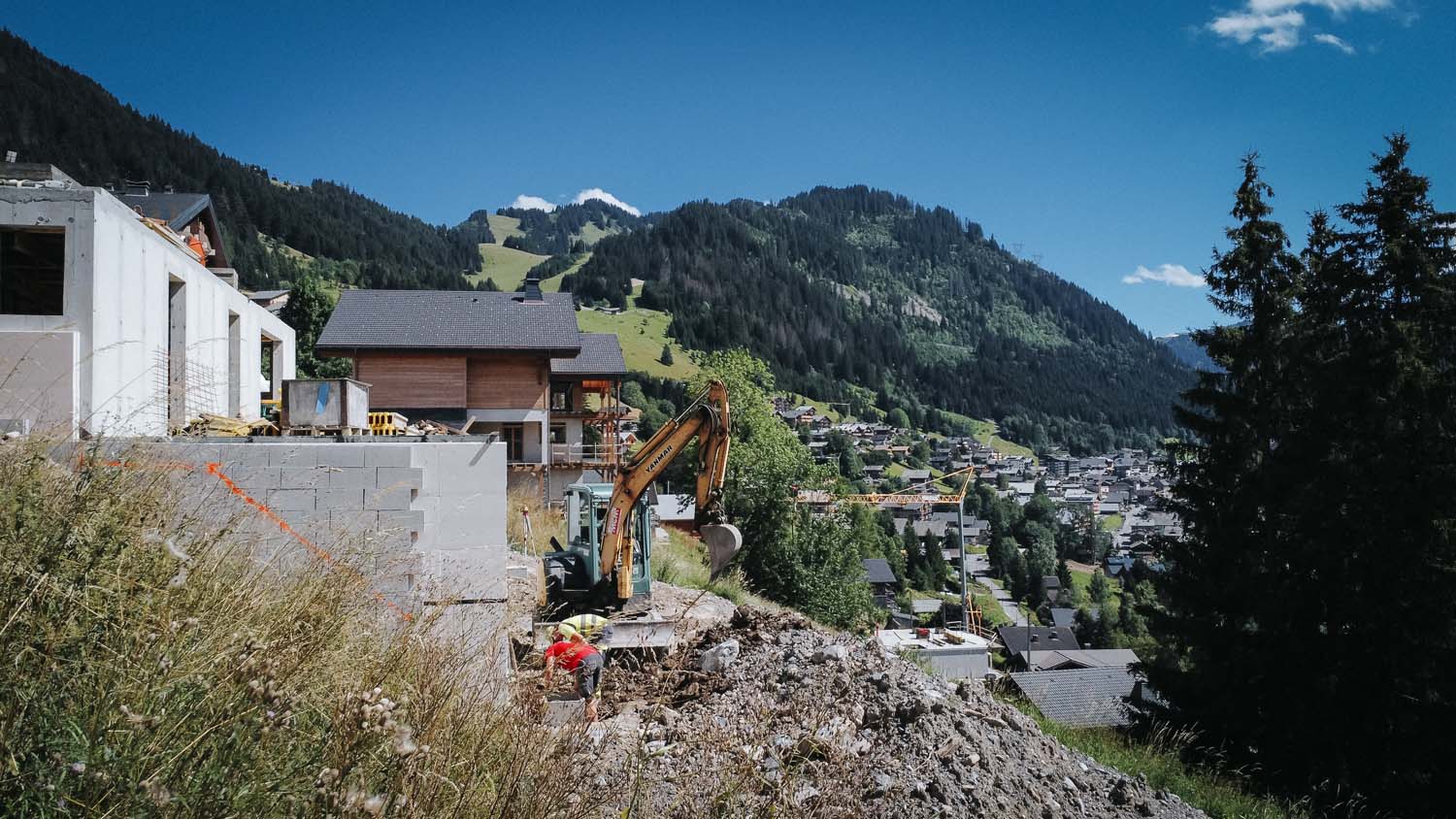 Photo d'un terrassement de maison en montagne - MCM TP