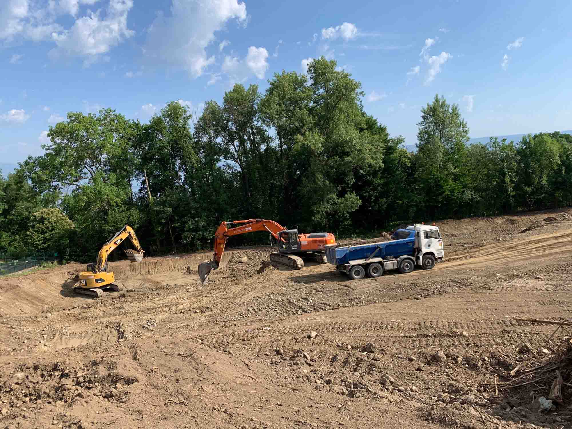 Photo d'un gros chantier de terrassement en montagne - MCM TP