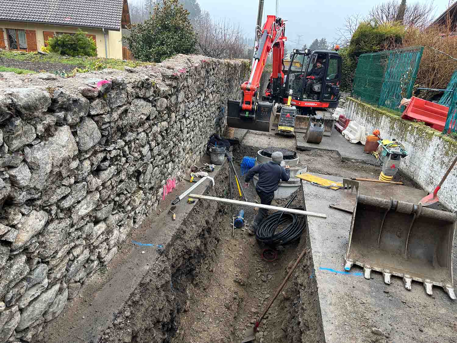 Photo de travaux de VRD à proximité de maisons - MCM TP